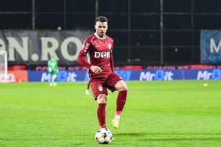 Probleme pentru Daniel Pancu » Cel mai în formă jucător de la CFR Cluj s-a accidentat și a părăsit terenul