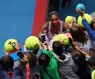 Serena Williams, victorie-blitz și o nouă modă la Australian Open: unghii false asortate cu rochia și pictate cu urși koala!