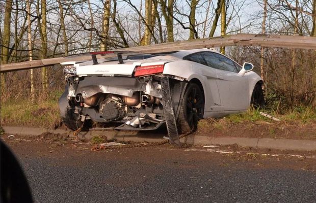 VIDEO Accident șocant la Manchester United! O vedetă și-a făcut praf bolidul Lamborghini!