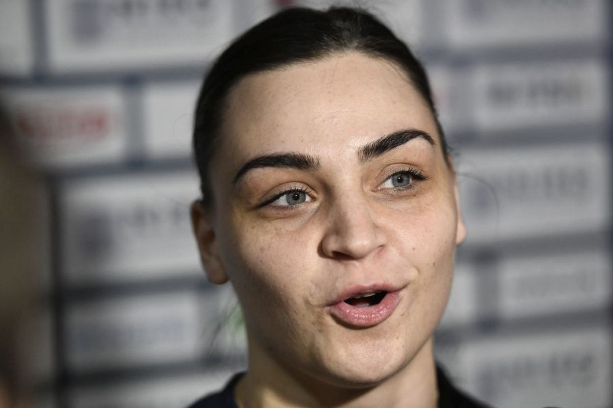 FOTO S-a reunit naționala feminină de handbal a României