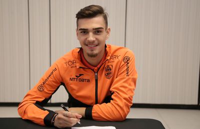 CFR CLUJ // VIDEO Denis Ciobotariu, primele declarații la CFR: „Este o mândrie să îmbrac tricoul campioanei”