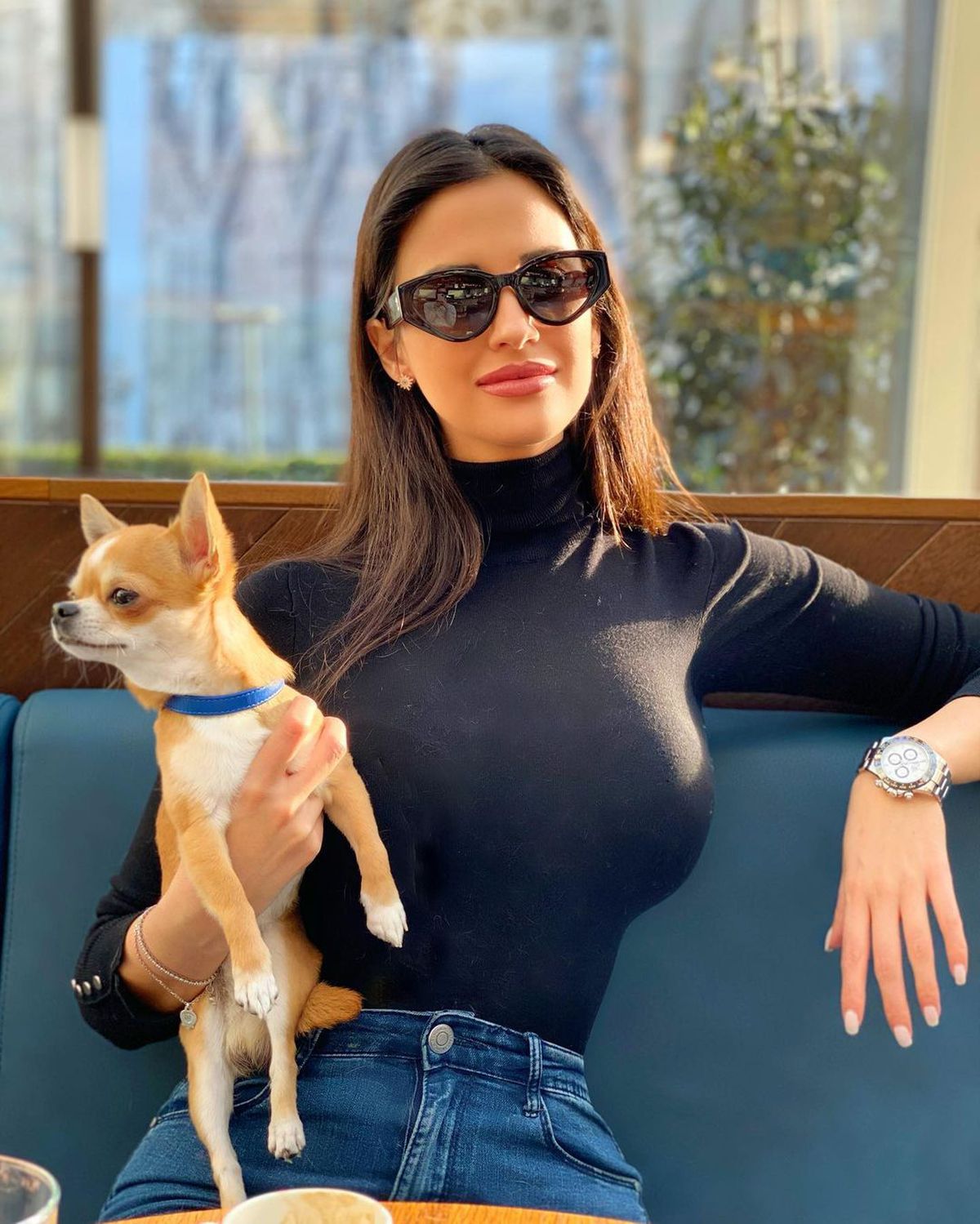 Vedeta meciului? » Noua prezentatoare a atras atenția cu o ținută îndrăzneață, provocând frenezie pe Instagram