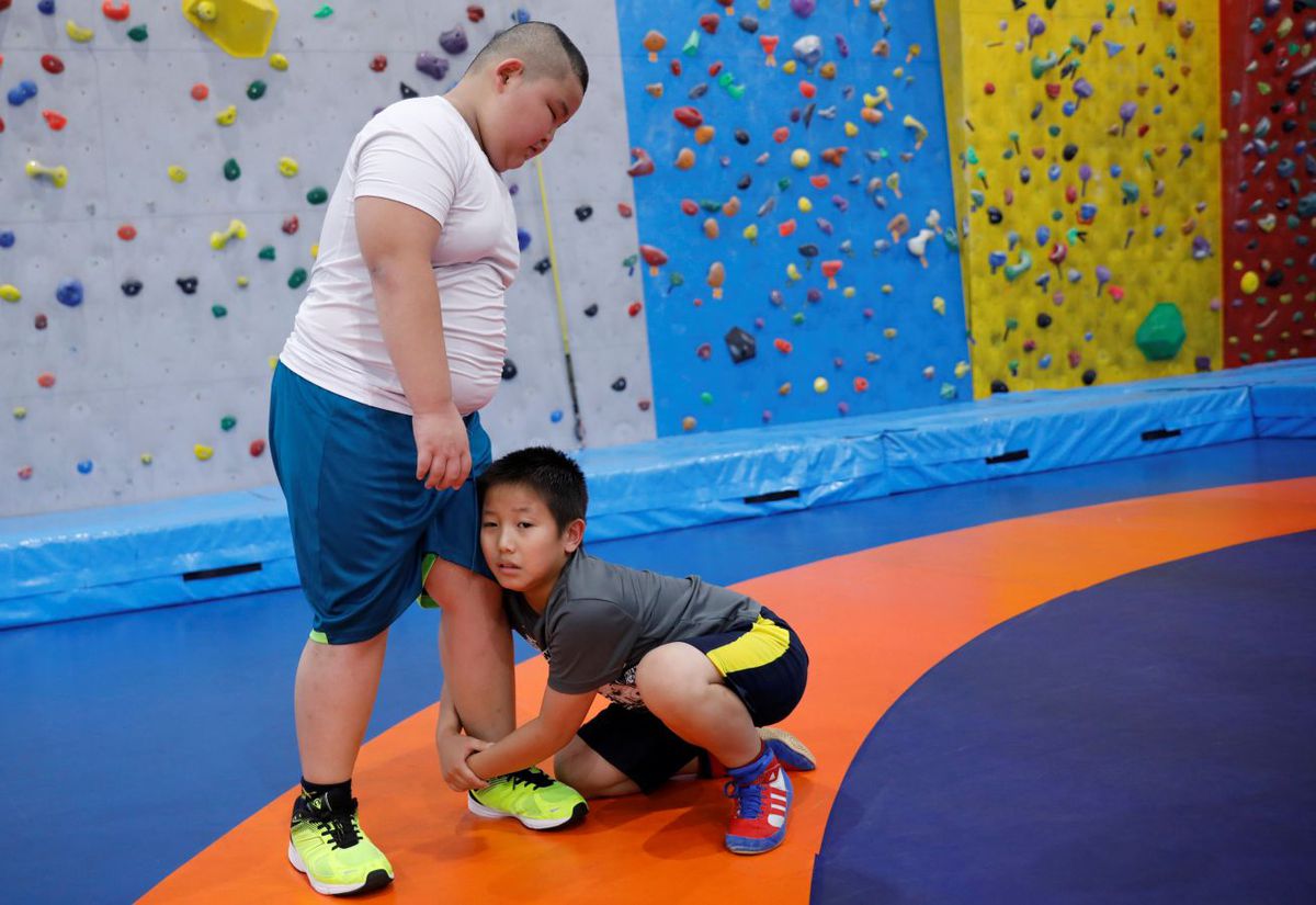 FOTOREPORTAJ Povestea lui Kyuta Kumagai, campionul mondial de sumo la categoria sub 10 ani: cum se împarte viața lui între antrenamente și școală