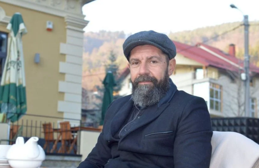 Angelo Alistar (45 de ani) deține acum o pensiune, despre care spune că e o „afacere de familie” FOTO: Vlad Nedelea Angelo Alistar (45 de ani) deține acum o pensiune, despre care spune că e o „afacere de familie” FOTO: Vlad Nedelea