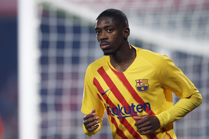 Ousamne Dembele (24 de ani) are două opțiuni: fie prelungește contractul cu Barcelona, fie trebuie să-și găsească altă echipă în această lună. În niciun caz nu va deveni în vară liber de contract, când îi expiră înțelegerea cu catalanii.