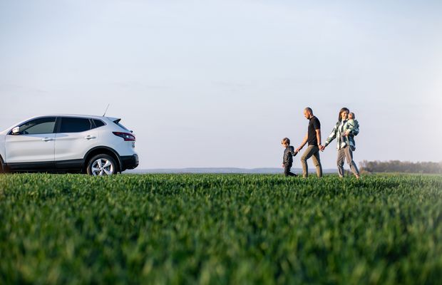 10 accesorii esențiale când mergi cu copilul în mașină