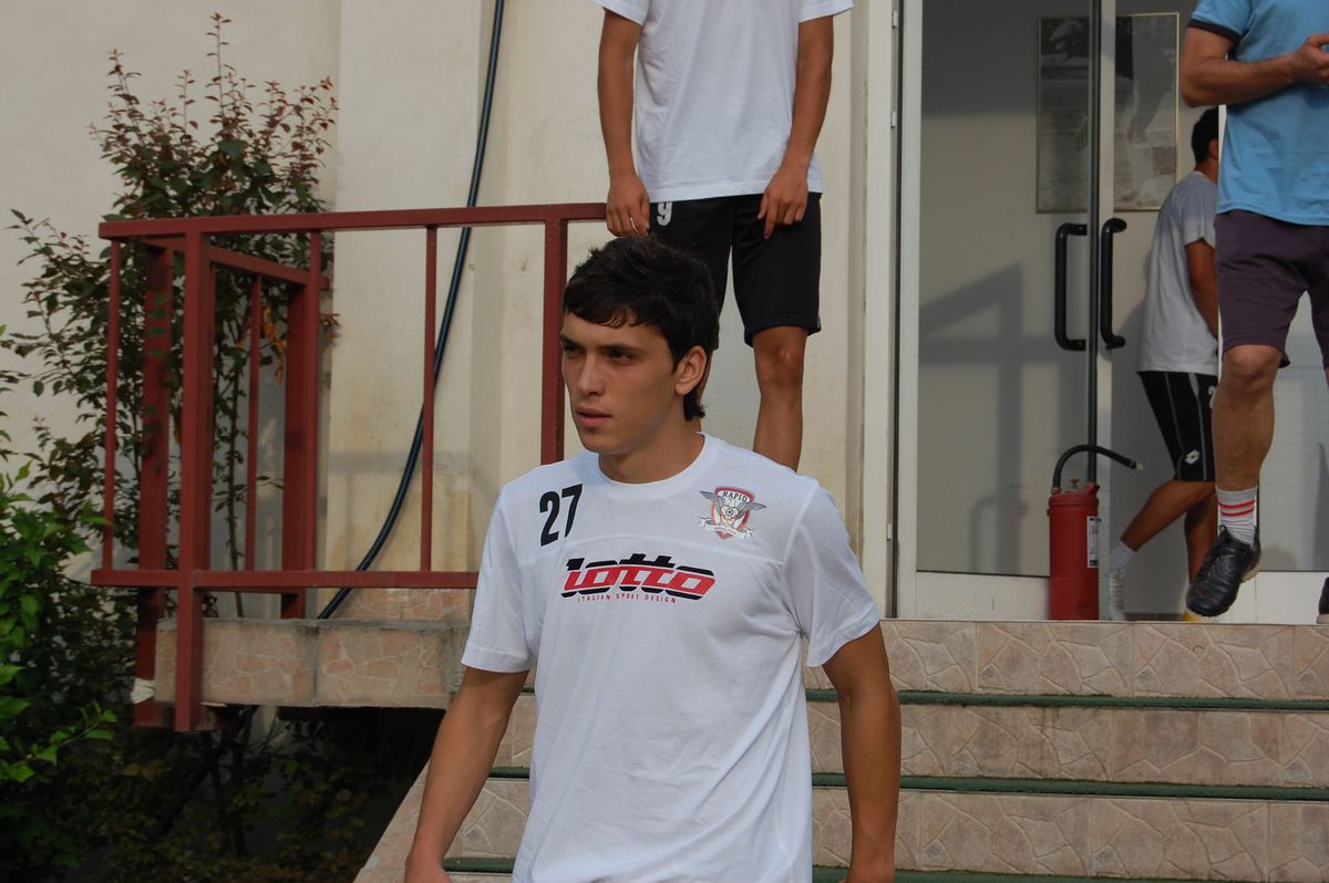 Abia eliberat din pușcărie, fostul fotbalist din Liga 1 șochează: „Gardienii ne spuneau «colete»” + „Marian Iancu e terminat, abia mai merge”