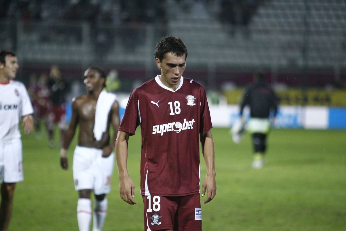 Abia eliberat din pușcărie, fostul fotbalist din Liga 1 șochează: „Gardienii ne spuneau «colete»” + „Marian Iancu e terminat, abia mai merge”