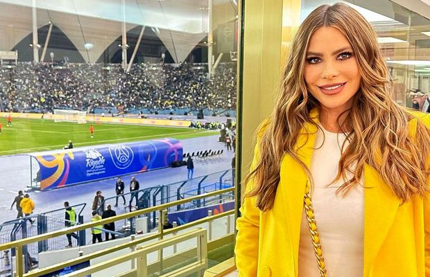 Apariție de 5 stele la superîntâlnirea dintre Messi și Ronaldo » Cine e actrița de top care s-a pozat în loja VIP