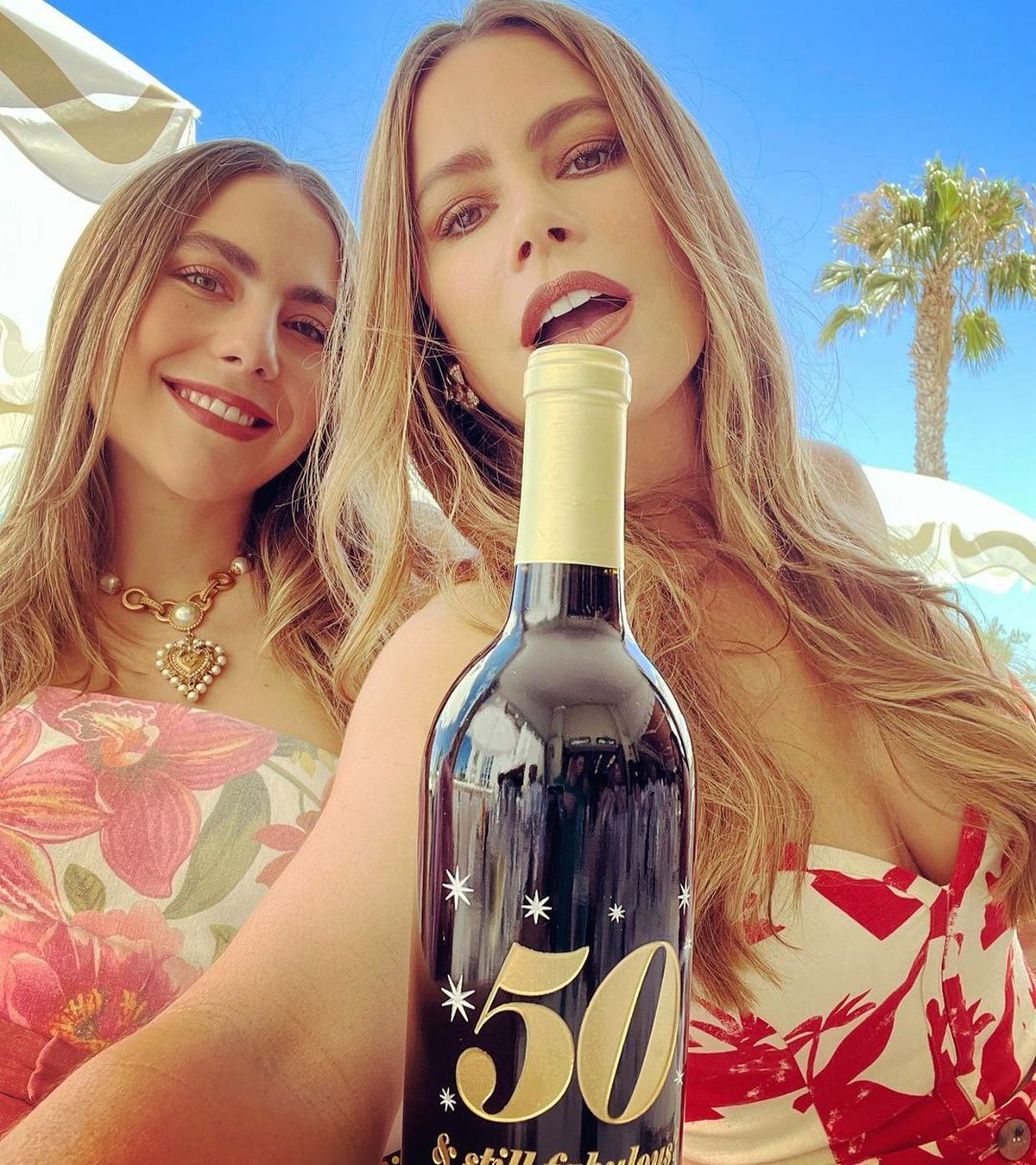 Apariție de 5 stele la superîntâlnirea dintre Messi și Ronaldo » Cine e actrița de top care s-a pozat în loja VIP