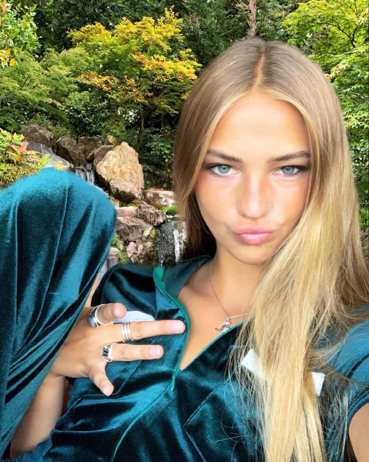 Mia Regan, iubită Romeo Beckham