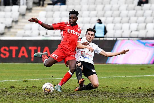CFR Cluj vrea să îl aducă de acum pe Philip Otele (23 de ani). Extrema de la UTA va ajunge în Gruia, dar din vară. A semnat deja cu CFR după ce a intrat în ultimele luni de contract cu arădenii.
