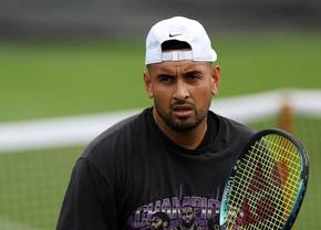 Nick Kyrgios, autoironic după ce Novak Djokovic și-a dezvăluit ritualul înaintea meciurilor de la Australian Open: „Ar trebui să sărut fiecare copac pe care îl întâlnesc!”