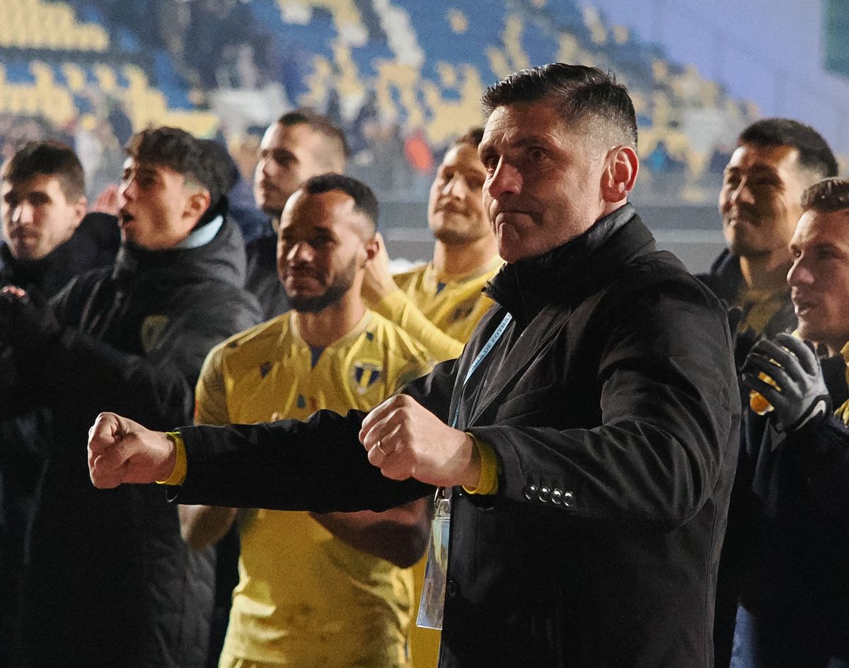 Ce nu s-a văzut la TV după Petrolul - Dinamo » Scandal pe teren, au fost la un pas de bătaie