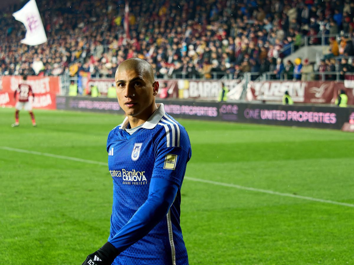 FOTO Pepe Bauza, în conflictul cu fanii Rapidului de la Peluza Sud