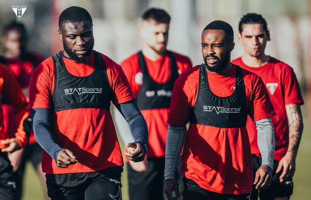 Mircea Rednic anunță noutăți la Arad: „V-am spus că vin maximum patru jucători. Au venit doi și mai vin trei. Doi cu trei? Patru!”