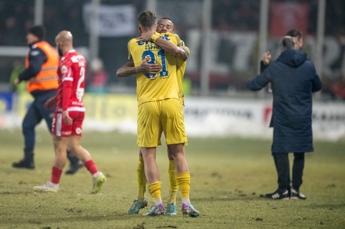 Ce nu s-a văzut la TV după Petrolul - Dinamo » Scandal pe teren, au fost la un pas de bătaie