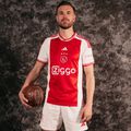 Jordan Henderson, la prezentarea oficială în tricoul lui Ajax Amsterdam / Foto: 
AFC Ajax, X (Twitter)