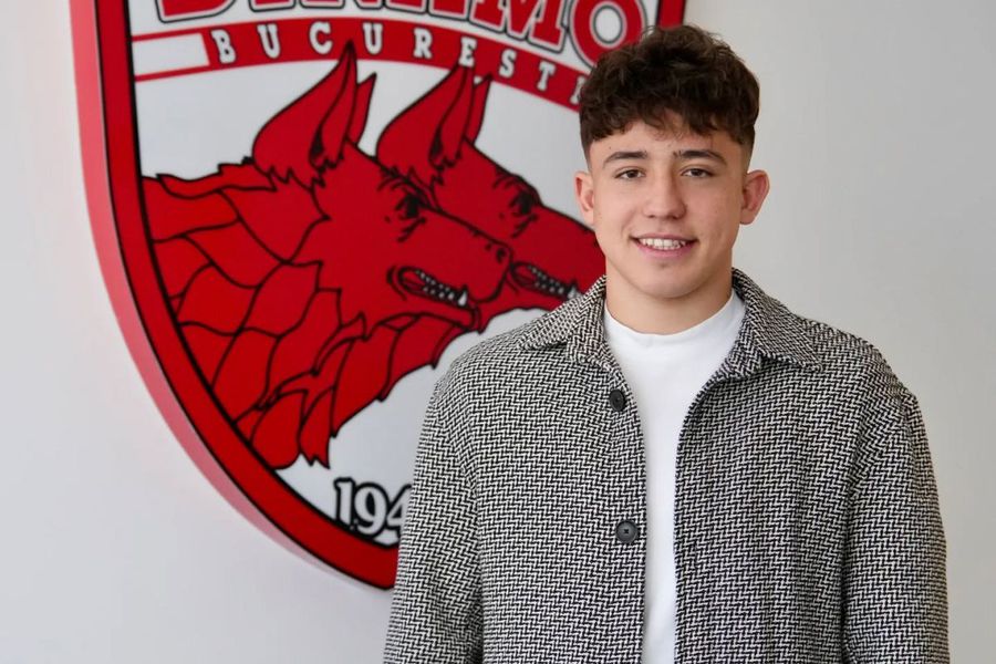 Dinamo l-a prezentat pe Casian Soare // foto: Facebook Soarele și Luna la Dinamo! » „Câinii” au anunțat al doilea transfer al iernii