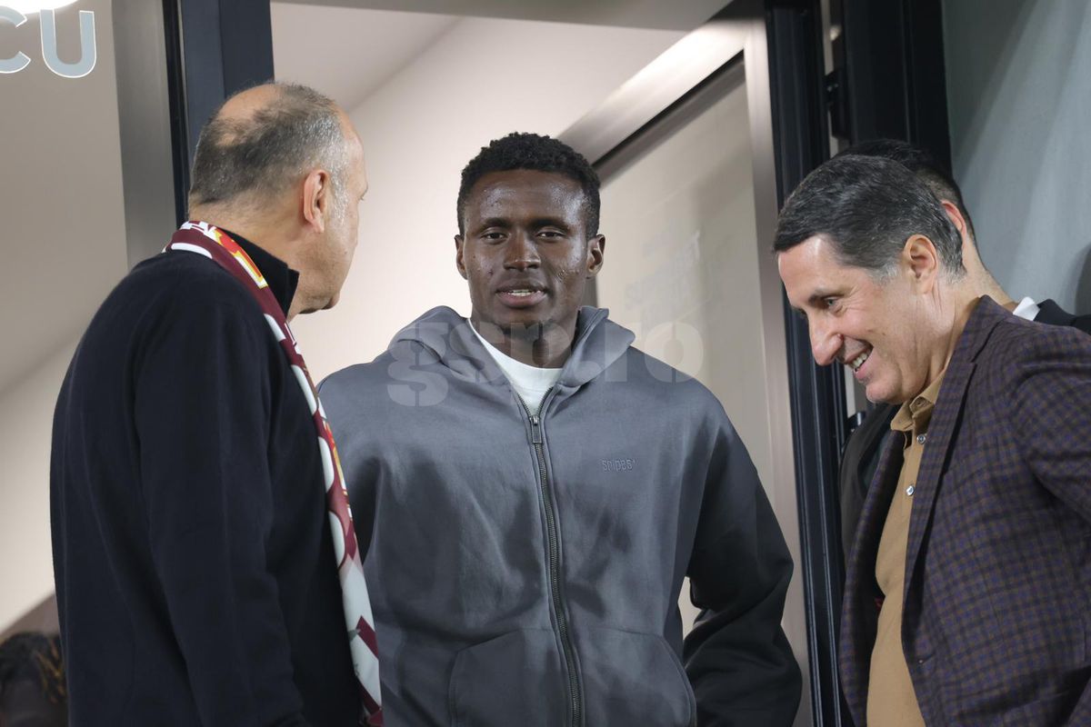 Rapid și-a prezentat noul transfer: David Ankeye! Atacantul de la Genoa e în tribună la meciul cu Poli Iași