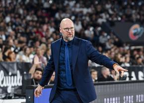 Antrenorul campioanei României și-a sărbătorit ziua în sala de baschet » U-BT Cluj-Napoca, în fața unui meci crucial în EuroCup: „E normal să avem temeri”