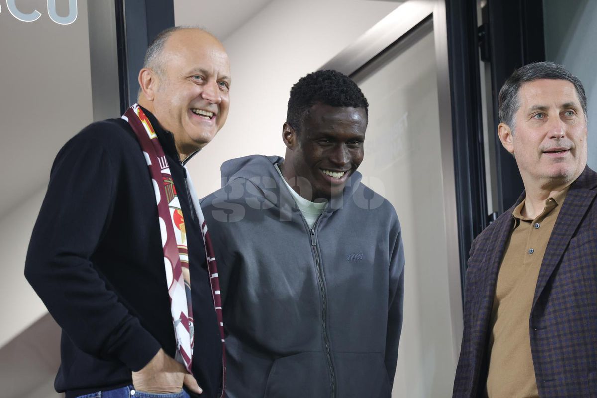 Rapid și-a prezentat noul transfer: David Ankeye! Atacantul de la Genoa e în tribună la meciul cu Poli Iași