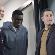 David Ankeye, noul transfer al Rapidului, în tribună la meciul cu Poli Iași// foto: Ionuț Iordache (GSP)