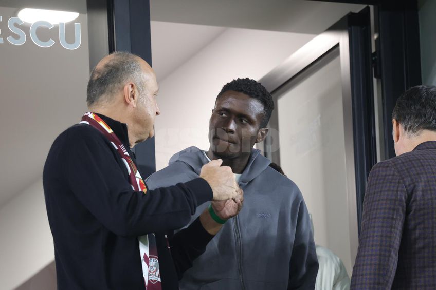 David Ankeye, noul transfer al Rapidului, în tribună la meciul cu Poli Iași// foto: Ionuț Iordache (GSP)