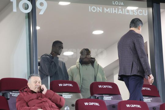 David Ankeye, noul transfer al Rapidului, în tribună la meciul cu Poli Iași// foto: Ionuț Iordache (GSP)