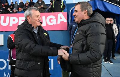 Ce nu s-a văzut la TV în Farul - UTA » Fotbalistul care i-a răspuns lui Hagi în timp ce mergea la vestiar! Nici „Regele” nu s-a abținut