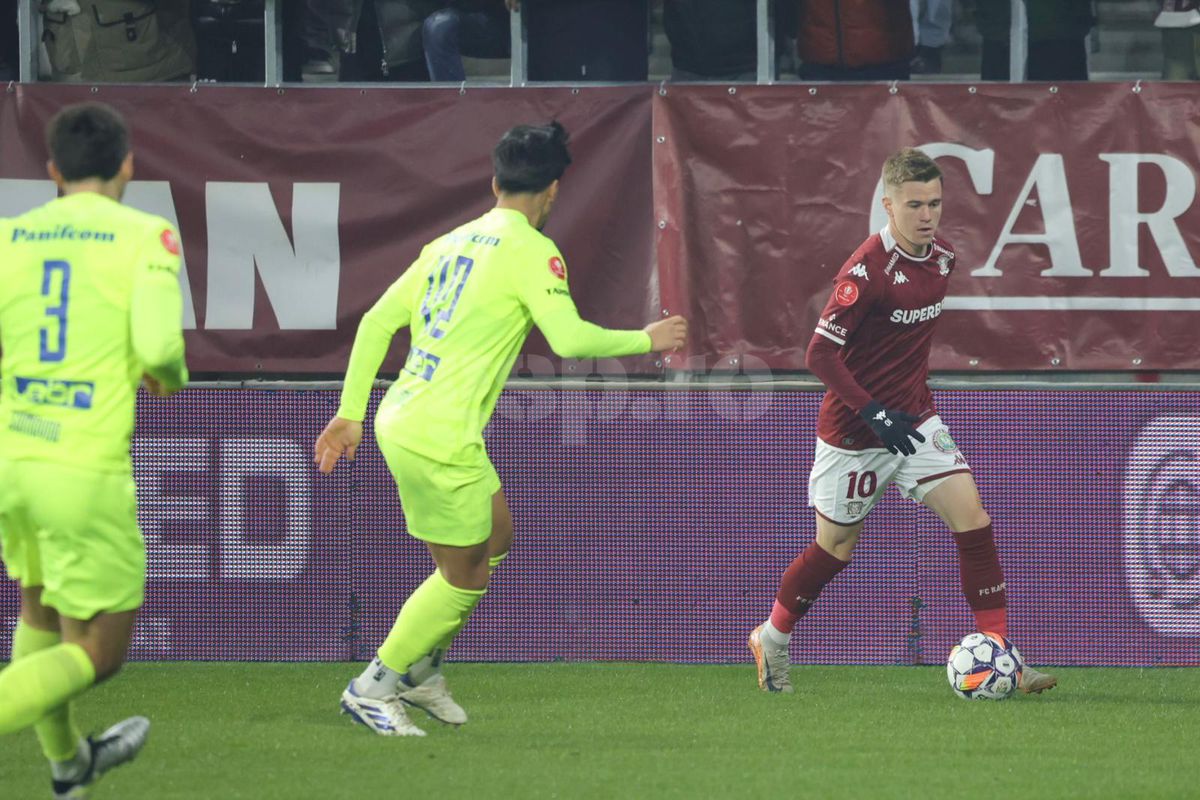 Tensiuni în vestiarul Rapidului: „Sunt nemulțumiri în cadrul lotului. Am intrat și era înmormântare în cabină”