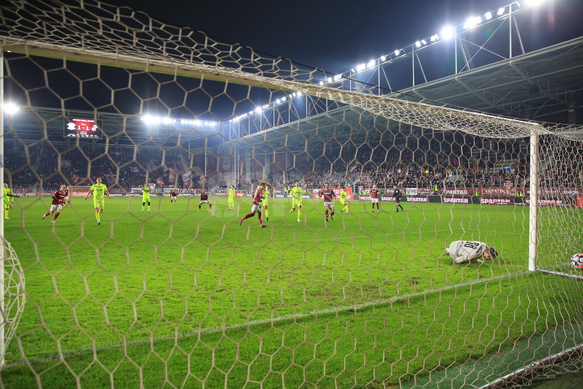 Emil Săndoi se revoltă: „În vară s-au făcut 15 transferuri, acum sunt probleme financiare!”