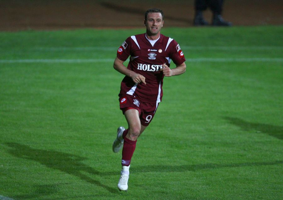 Ranko Despotovic și-a trecut în palmares doar patru goluri în tricoul vișiniu / FOTO: Arhivă GSP „Țepe” de Giulești! Șucu a întregit „lotul Copos” » Cine e cel mai mare rateu al Rapidului? De la Boupendza și Jambor până la Gauracs, Djalovic și Cassio