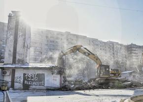 Zi istorică » Buldozerele pun la pământ stadionul Dinamo: imagini spectaculoase