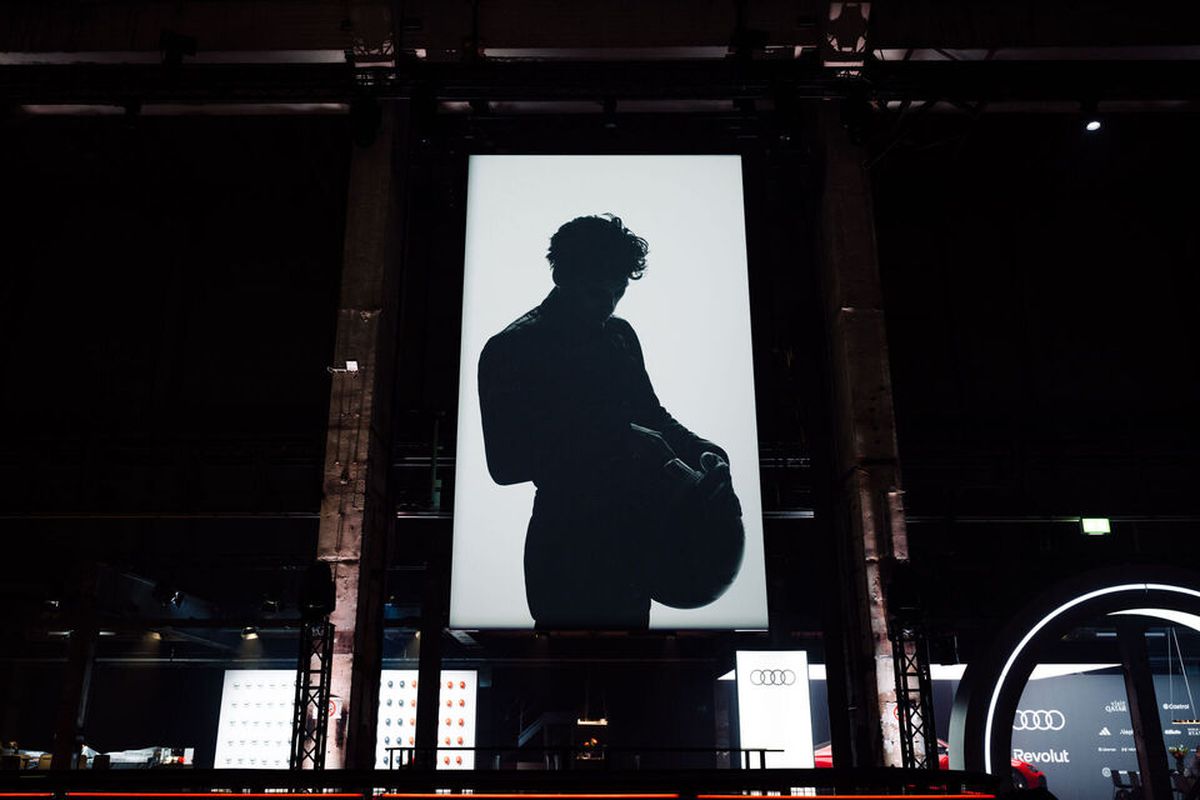 Show special organizat la Berlin » Audi Revolut F1 e gata pentru startul noului sezon de Formula 1: imagini spectaculoase de la lansare