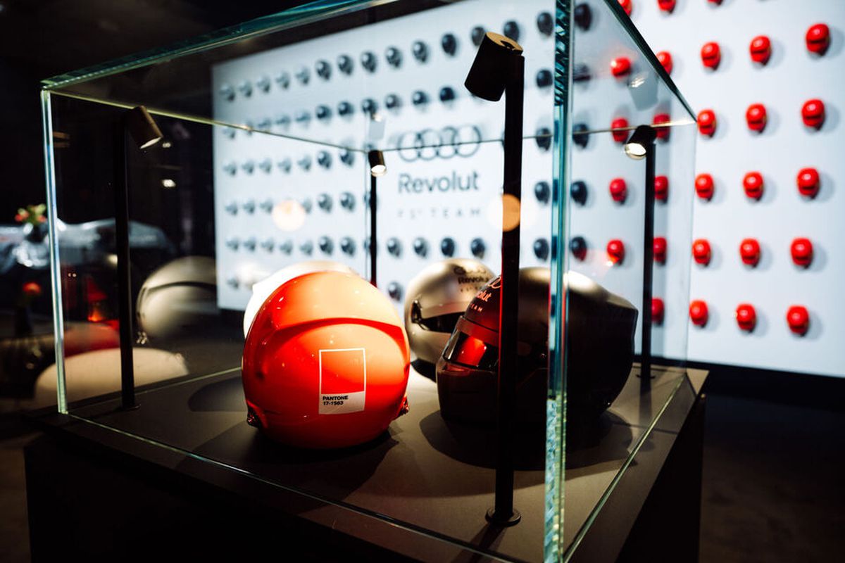 Show special organizat la Berlin » Audi Revolut F1 e gata pentru startul noului sezon de Formula 1: imagini spectaculoase de la lansare