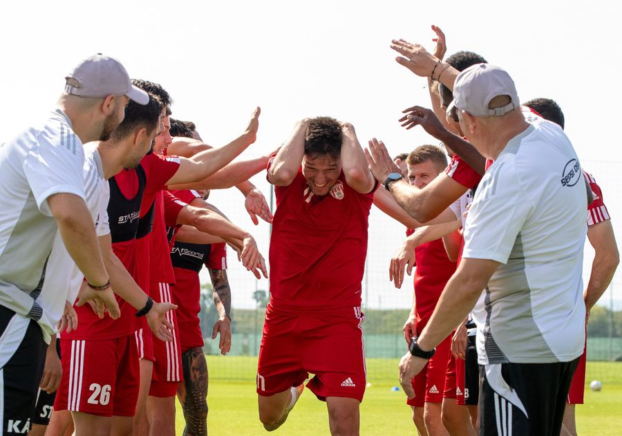 „Total diferit față de ce am întâlnit la Dinamo” » Ovidiu Burcă dezvăluie planul cu Sepsi și feliază lupta la titlu: „Merită să fie campioană, în sfârșit!”