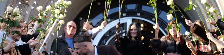 Radu Drăgușin și-a sărutat pătimaș proaspăta soție pe treptele Primăriei Sectorului 1 / Foto: Andrei Furnigă GSP