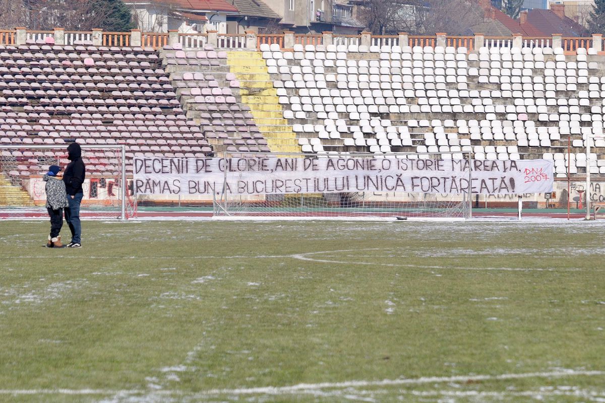 Buldozerele pun la pământ arena Dinamo: cadre spectaculoase surprinse de fotoreporterul GSP Cristi Preda, într-o zi istorică pentru „câini”