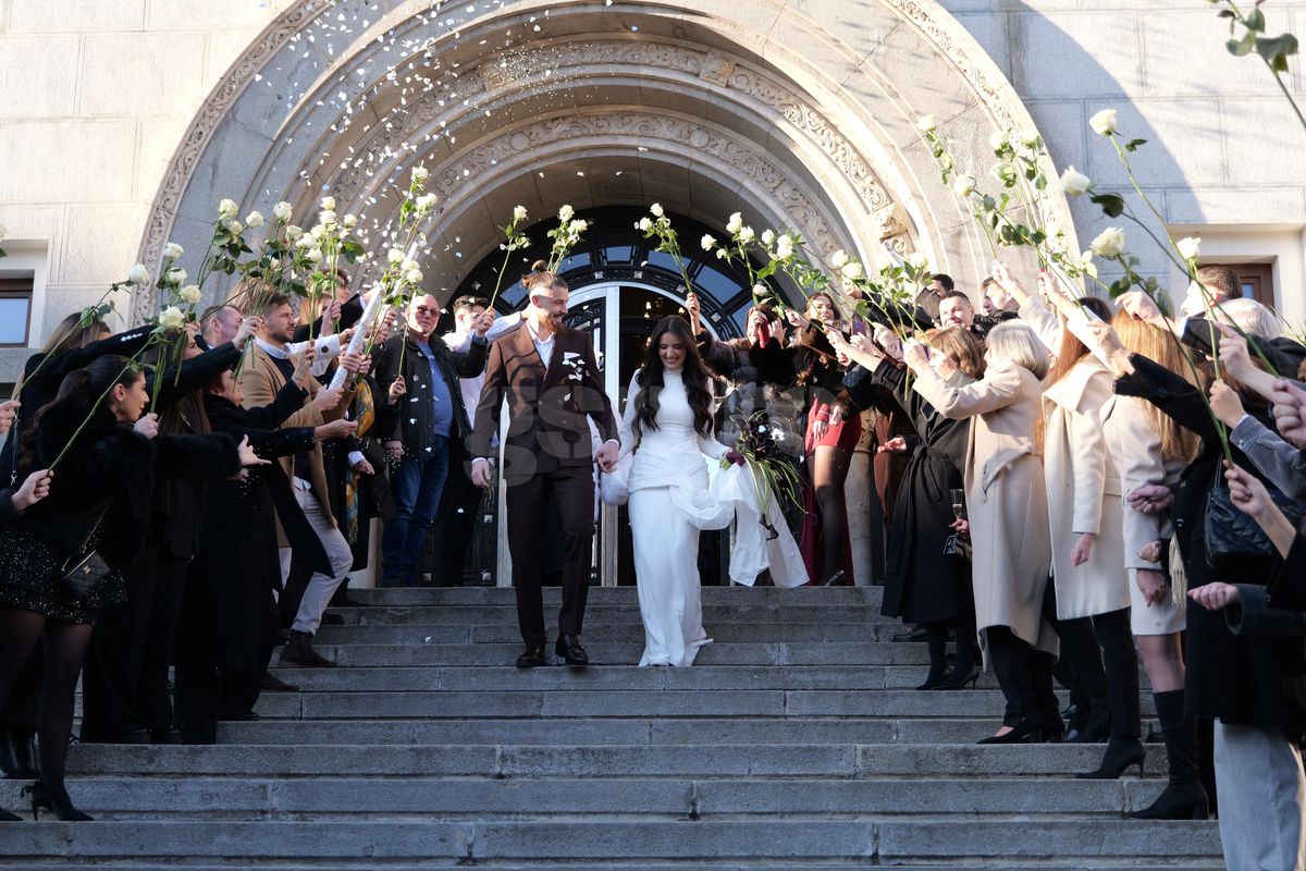 În zi de UCL, Radu Drăgușin s-a căsătorit cu Ioana Stan » Au apărut și imaginile de pe ringul de dans! Petrecere cu starurile fotbalului românesc