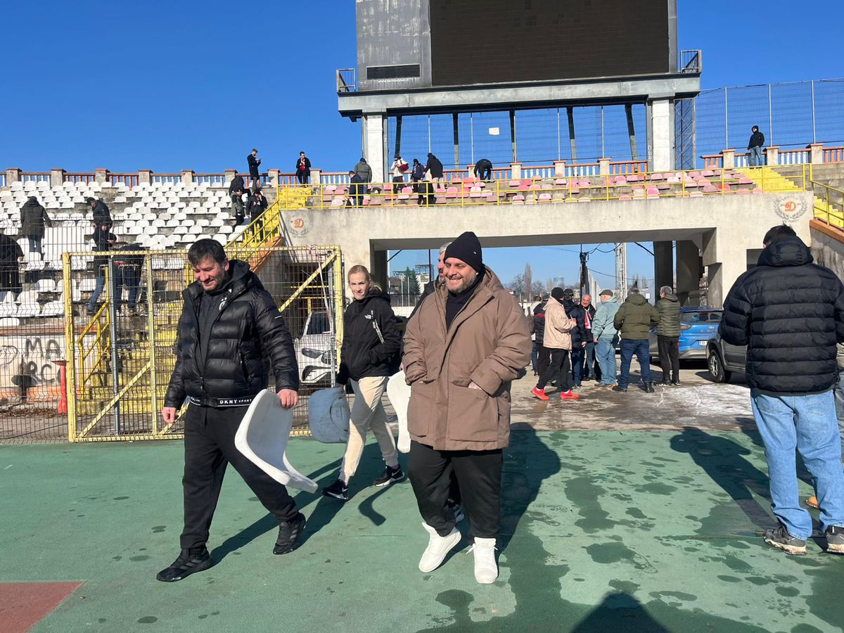 Buldozerele pun la pământ arena Dinamo: cadre spectaculoase surprinse de fotoreporterul GSP Cristi Preda, într-o zi istorică pentru „câini”