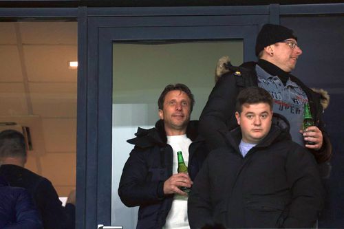 Olandezii reperați cu bere la „oficială” de la Ploiești au fost amendați