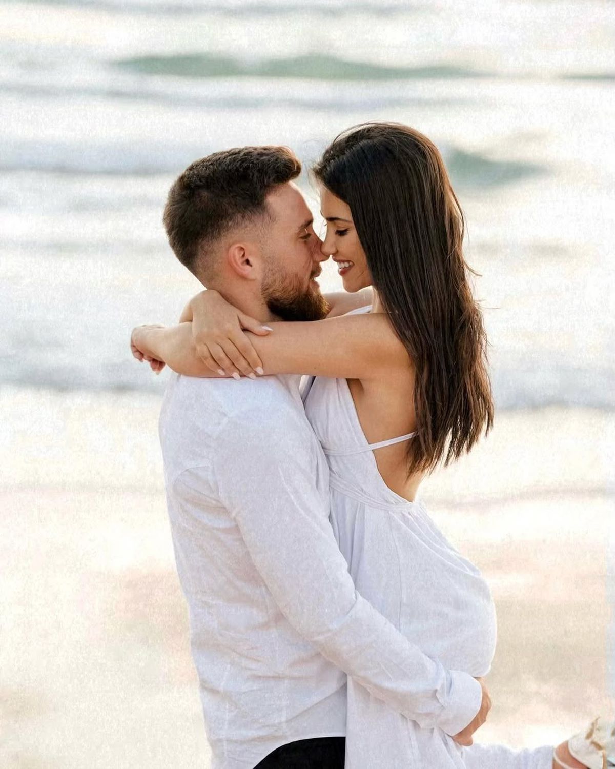 A semnat cu FCSB, iar soția lui a reacționat imediat: „București, venim cu inima deschisă!”