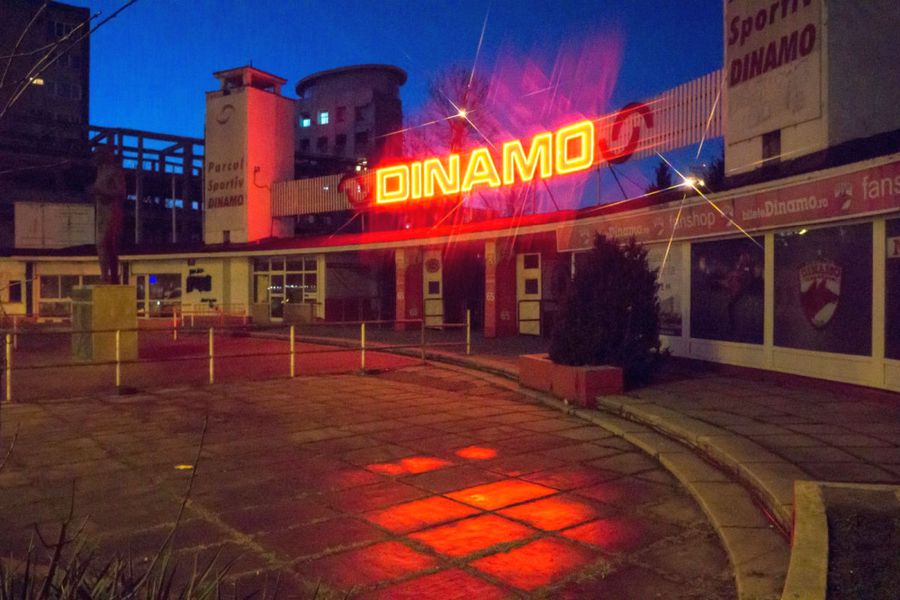 Buldozerele pun la pământ arena Dinamo: cadre spectaculoase surprinse de fotoreporterul GSP Cristi Preda, într-o zi istorică pentru „câini”