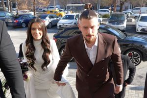 Radu Drăgușin se căsătorește cu Ioana Stan, la Primăria Sectorului 1. Imagini de la eveniment