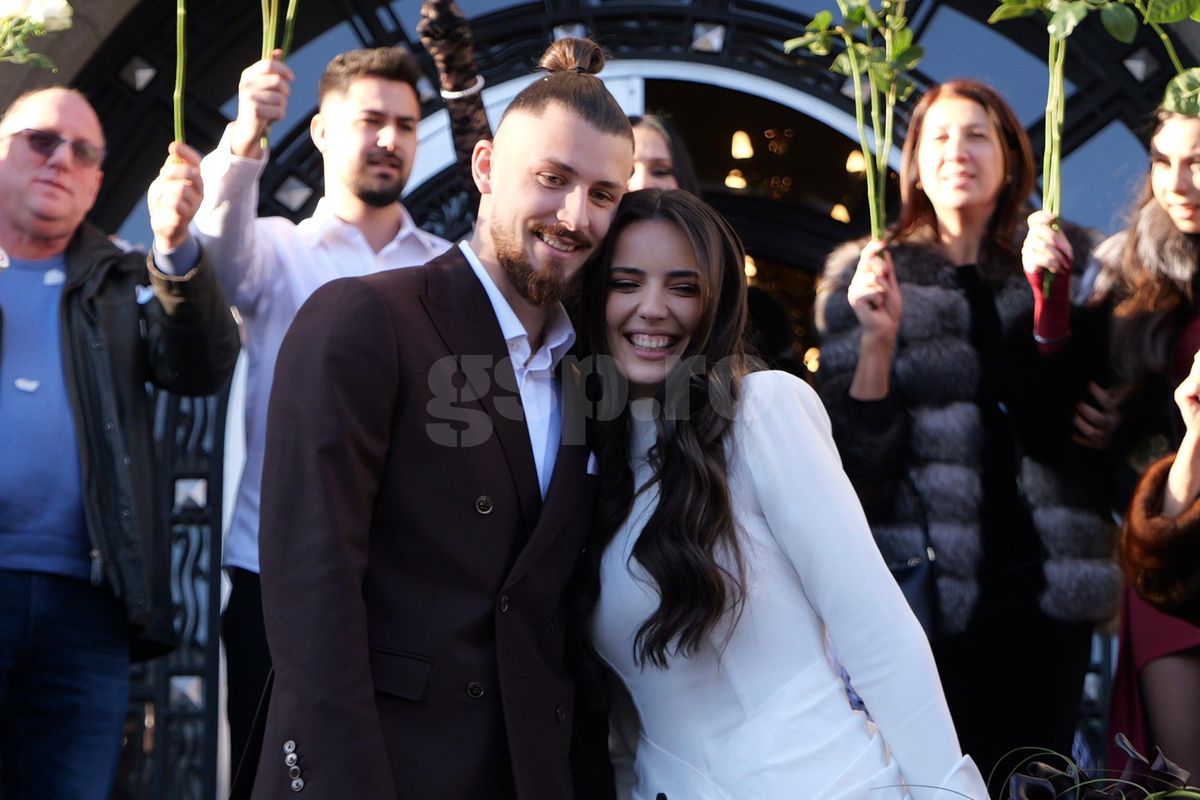 În zi de UCL, Radu Drăgușin s-a căsătorit cu Ioana Stan » Au apărut și imaginile de pe ringul de dans! Petrecere cu starurile fotbalului românesc