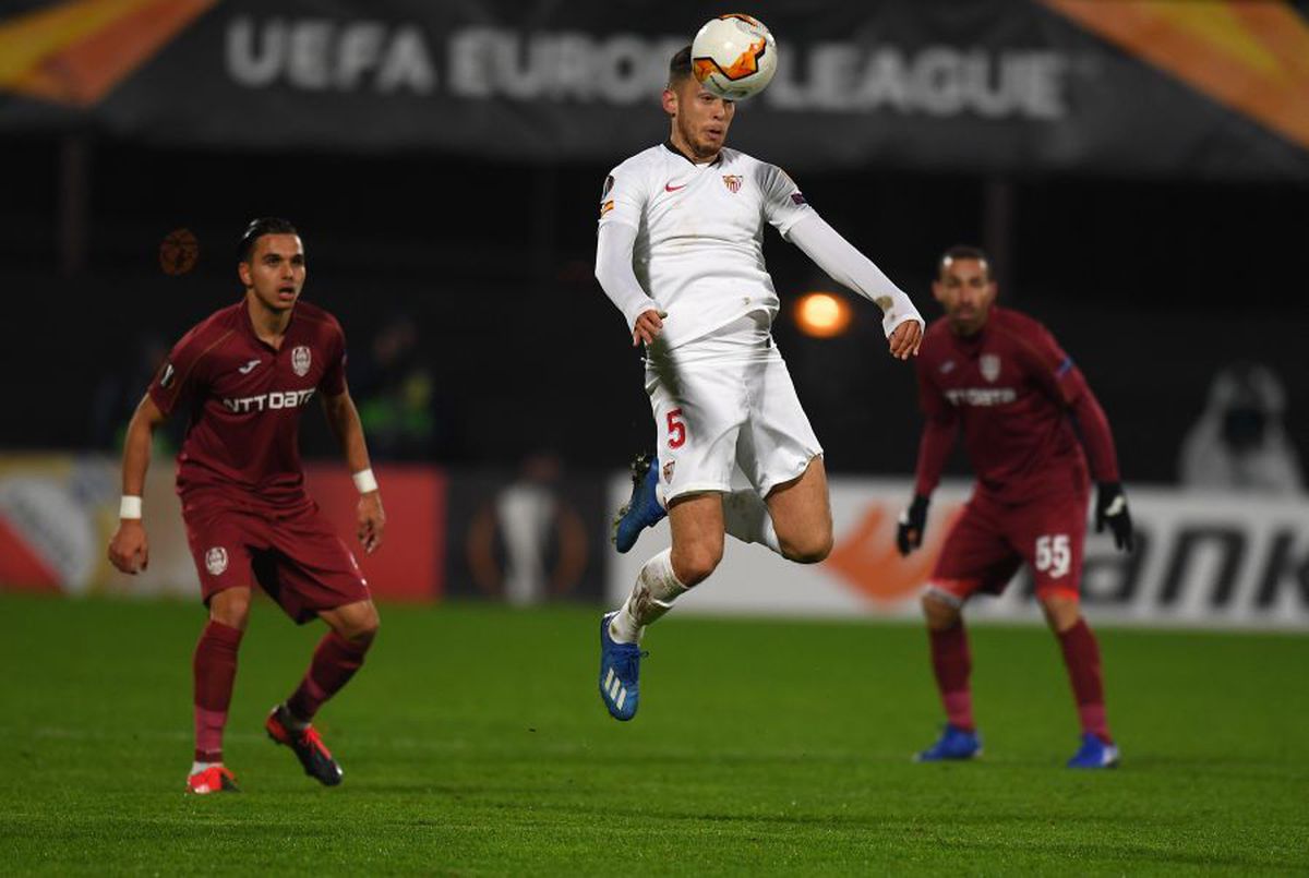 CFR CLUJ - SEVILLA 1-1 // Julen Lopetegui, nemulțumit de starea gazonului: „Nu înțeleg cum a putut să arate așa”