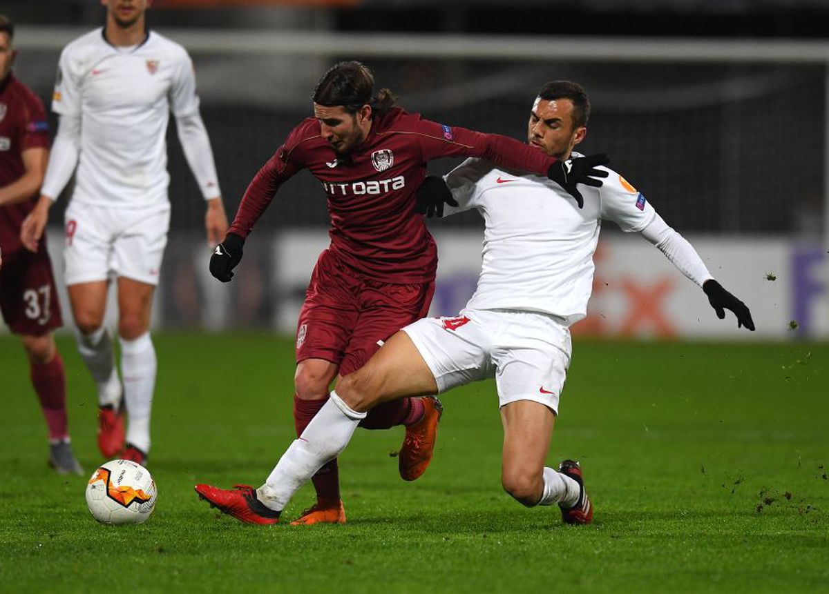 CFR CLUJ - SEVILLA 1-1 // Julen Lopetegui, nemulțumit de starea gazonului: „Nu înțeleg cum a putut să arate așa”