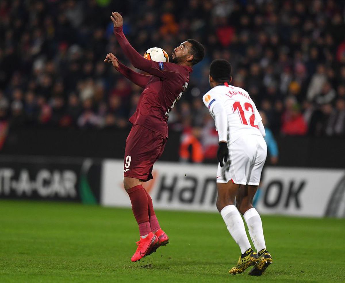 CFR Cluj - Sevilla 1-1 // VIDEO Gabi Mureșan, nemulțumit de abordarea lui Dan Petrescu: „Nu vreau să jignesc pe nimeni, dar era altceva pe vremea mea”