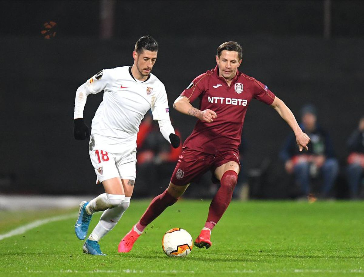 CFR CLUJ - SEVILLA 1-1 // Julen Lopetegui, nemulțumit de starea gazonului: „Nu înțeleg cum a putut să arate așa”